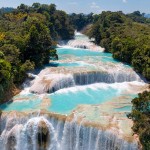 Cascades de Agua Azul sur la rivière Yax-Há, État du Chiapas, Mexique (17°15’ N – 92°07’ O). © HUMAN The Movie