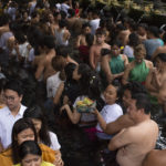 Bali Tirta Empul Temple 10 bain