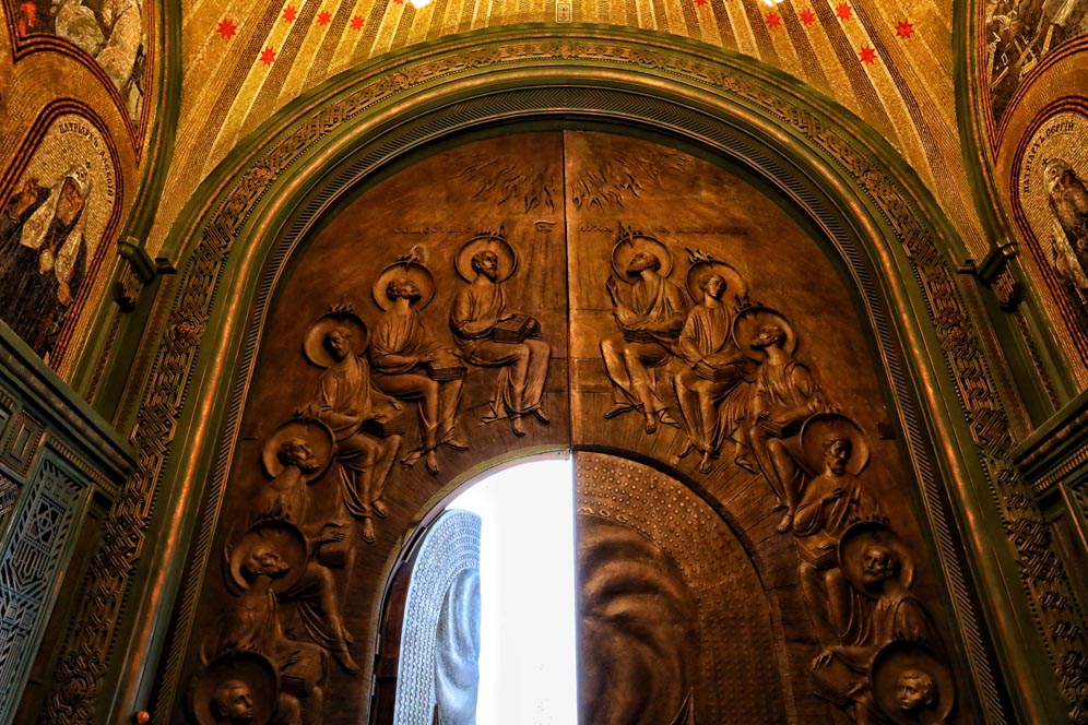 La cathédrale patriarche de la résurrection du Christ by Anna Pavlikovskaya