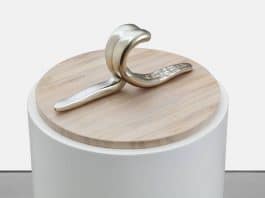 Slavs and Tatars. Szpagat, 2017, bronze with brushed chrome finish, marble, 13 × 30 × 30 cm