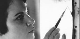 Geneviève CLAISSE : Geometry of Color Geneviève Claisse dans son atelier, c.1962