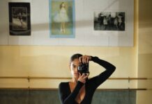 KYLIE SHEA une artiste aux multiples talents : Interview ! KYLIE SHEA - Self-Portrait