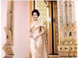 La mode en majesté. Haute couture et tradition à la cour de Thaïlande
