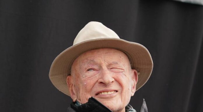 Hommage à Edgar Nahoum, dit Edgar Morin Edgar Morin - Gérald Garitan, CC BY-SA 4.0 , via Wikimedia Commons