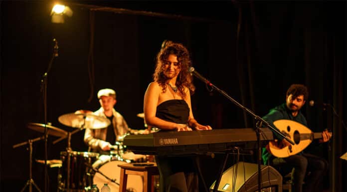Erella se tourne vers le chant avec l’album Héritages Erella