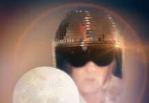 MISS D’AILES : Girl on the Moon MISS D’AILES